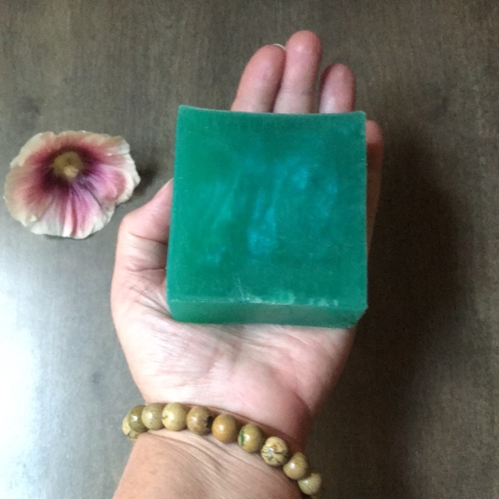 SUMMER LIME Glycerin Bar Soap (4.5 oz) / Mountain Mom Soap Co - Picture 2 of 8